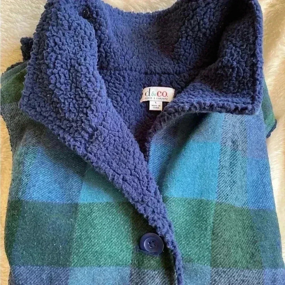 Denim & Company Women’s Vest Blue and Green Plaid. Blue plush inside. Large - Picture 6 of 6